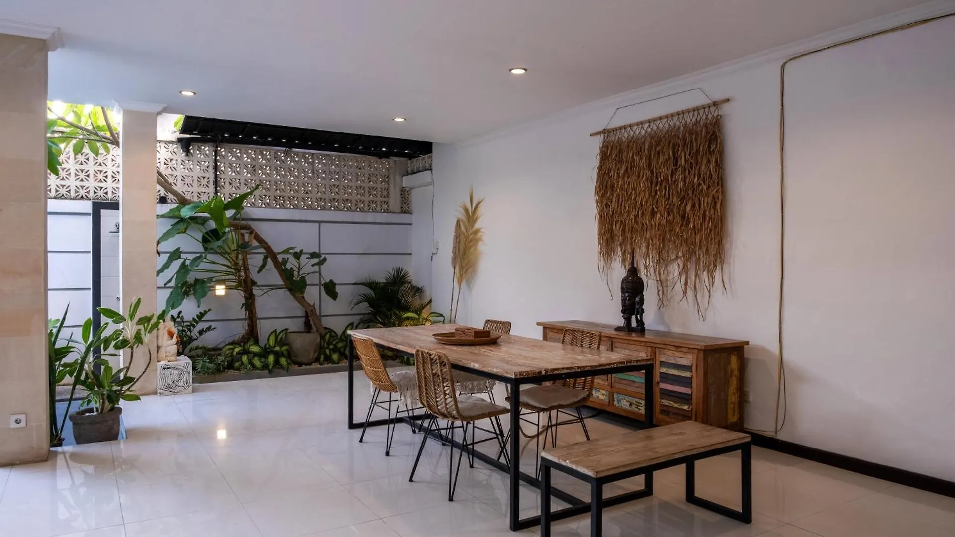 Villa Yuhi Seminyak  0*, Seminyak (Bali) Indonesia